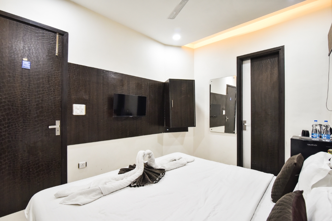 Deluxe Room Hotel Akaal Heights, Amritsar