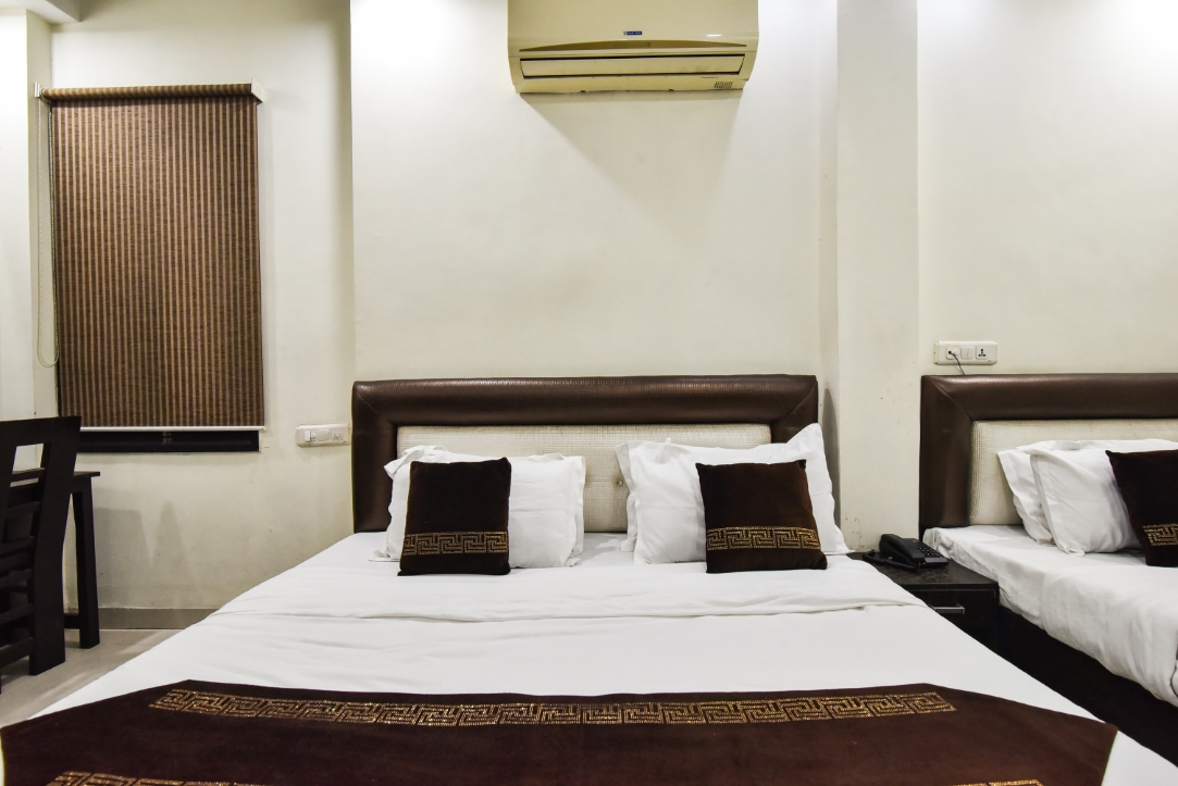Family Room Hotel Akaal Heights, Amritsar